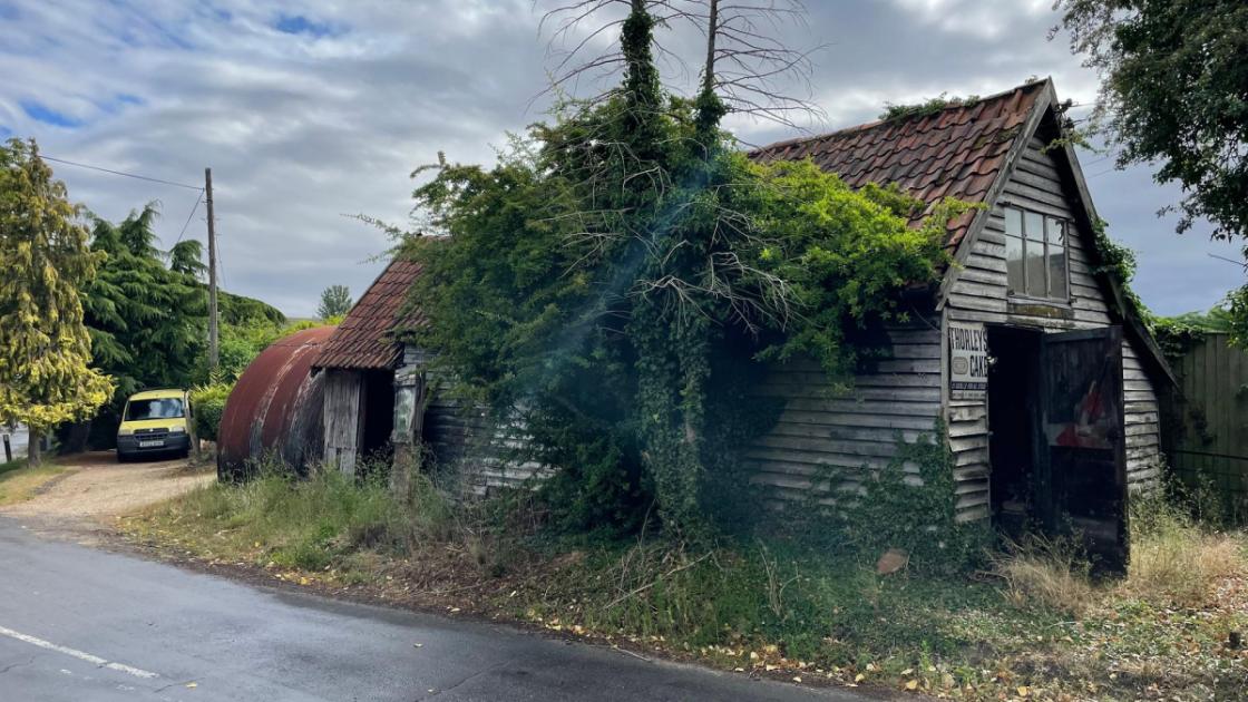 Suffolk barn in need of revamp set for auction with £30k asking price 